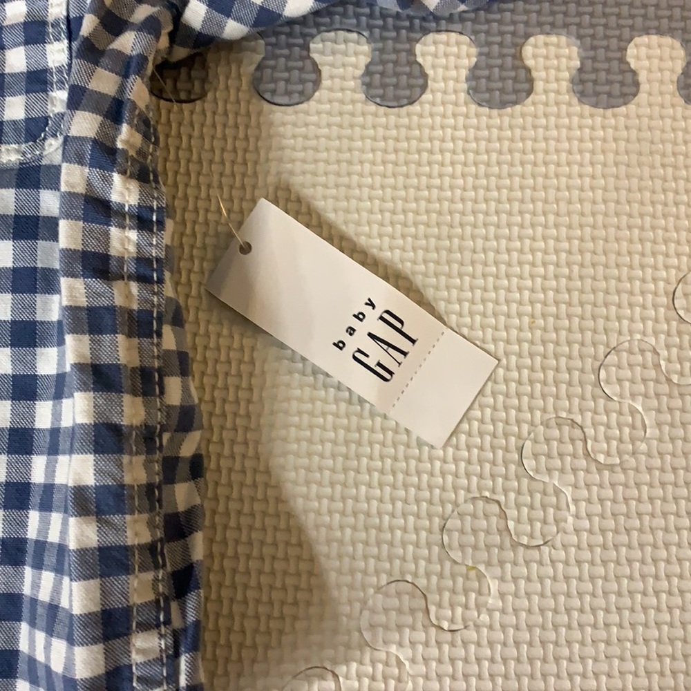 GAP button down - Picture 2 of 6